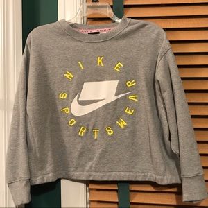 Nike Sportswear Cropped Long-Sleeve Top